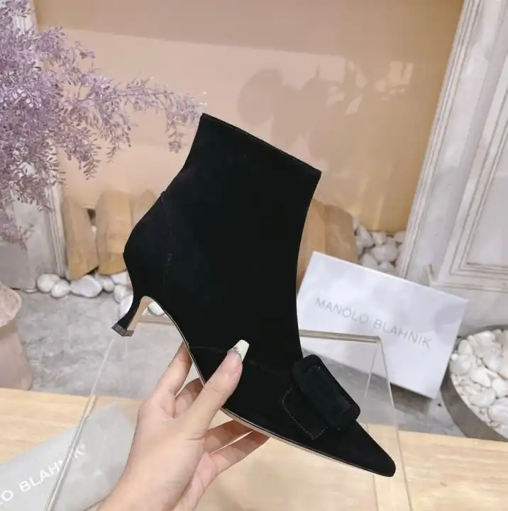 hype Manolo Blahnik Boots