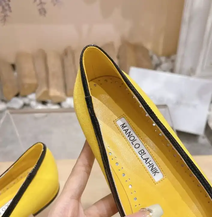 hype Manolo Blahnik flat shoes