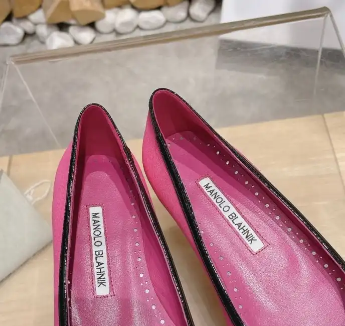 hype Manolo Blahnik flat shoes