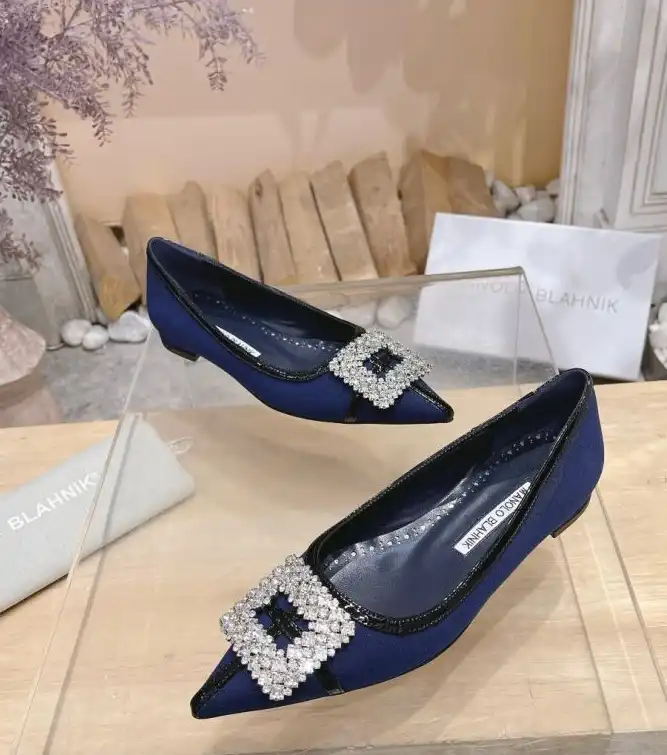 hype Manolo Blahnik flat shoes