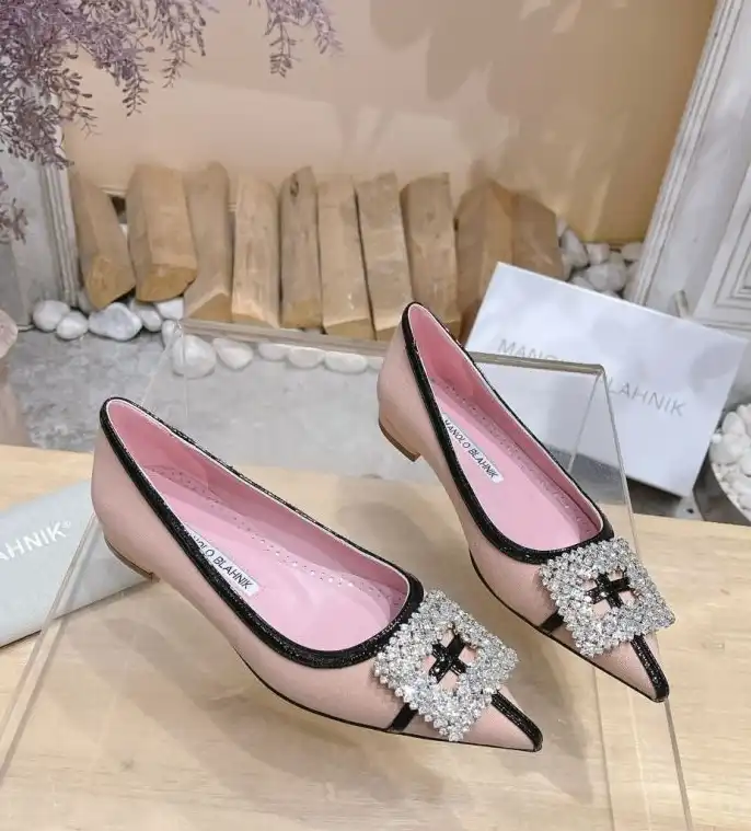 hype Manolo Blahnik flat shoes