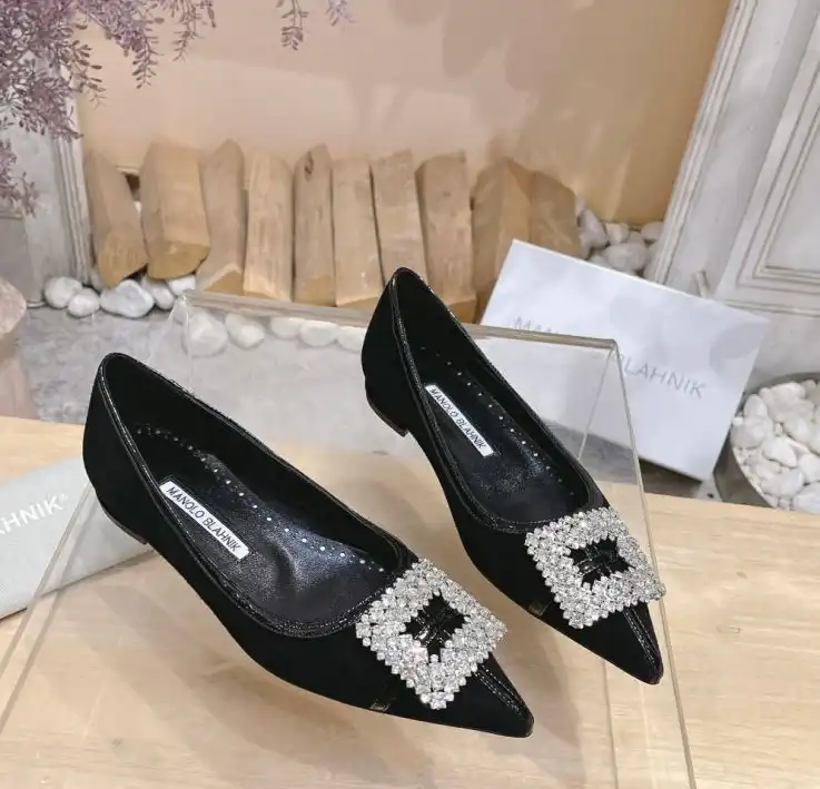 hype Manolo Blahnik flat shoes