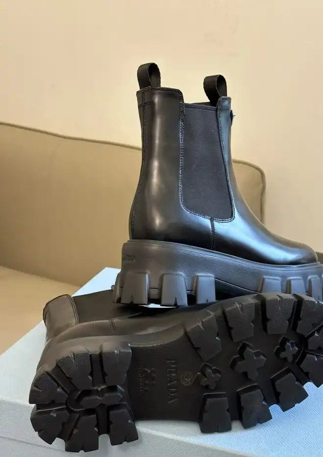 hype Louis Vuitton Boots