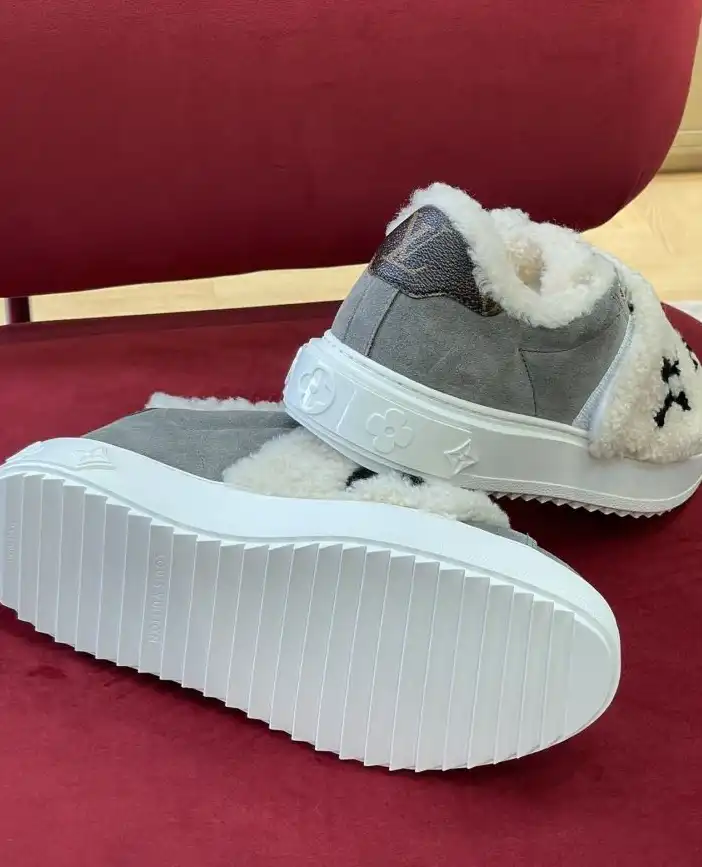 hype Louis Vuitton Sneakers