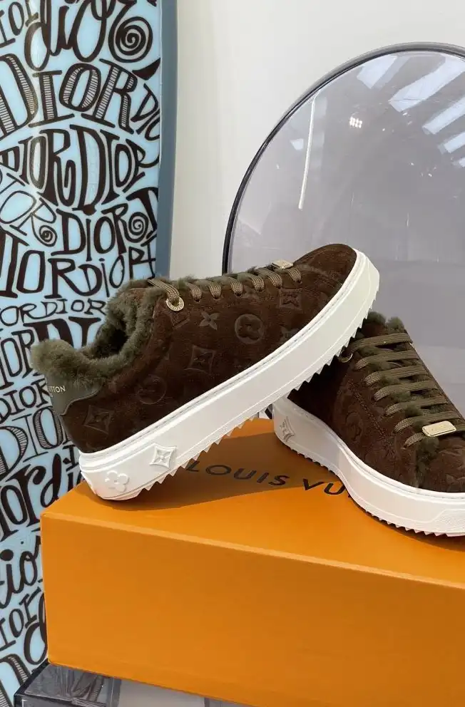 hype Louis Vuitton Sneakers