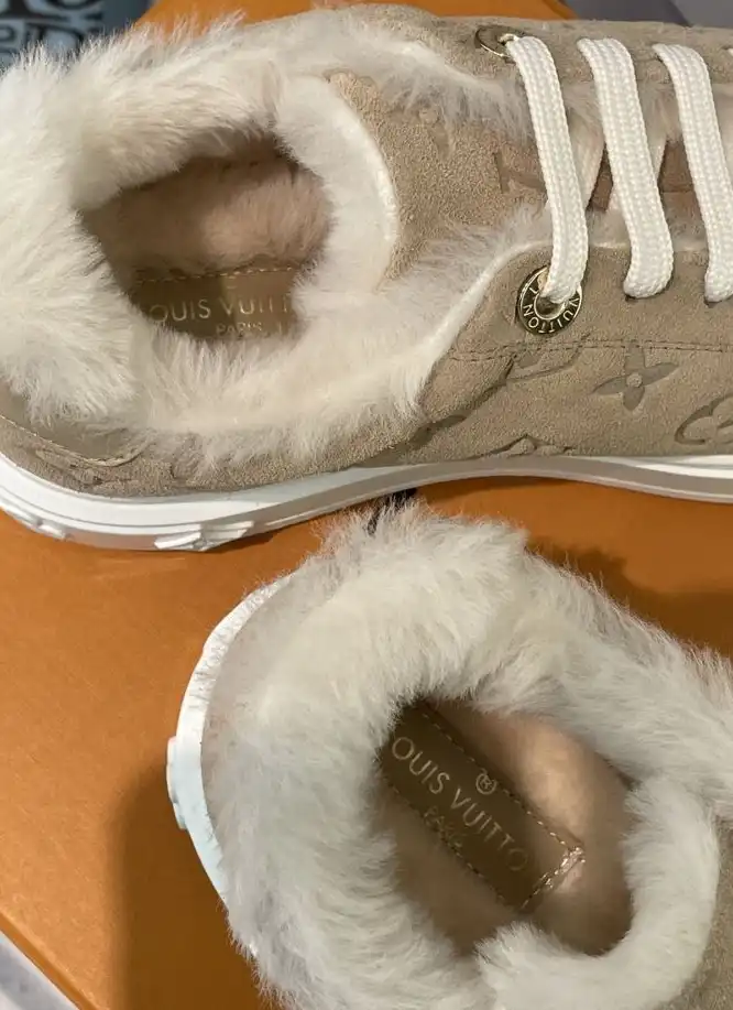 hype Louis Vuitton Sneakers