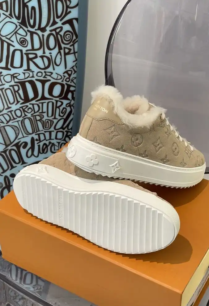 hype Louis Vuitton Sneakers