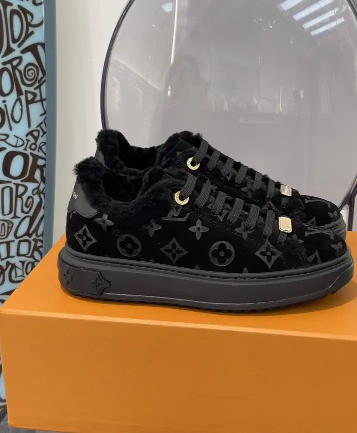 hype Louis Vuitton Sneakers