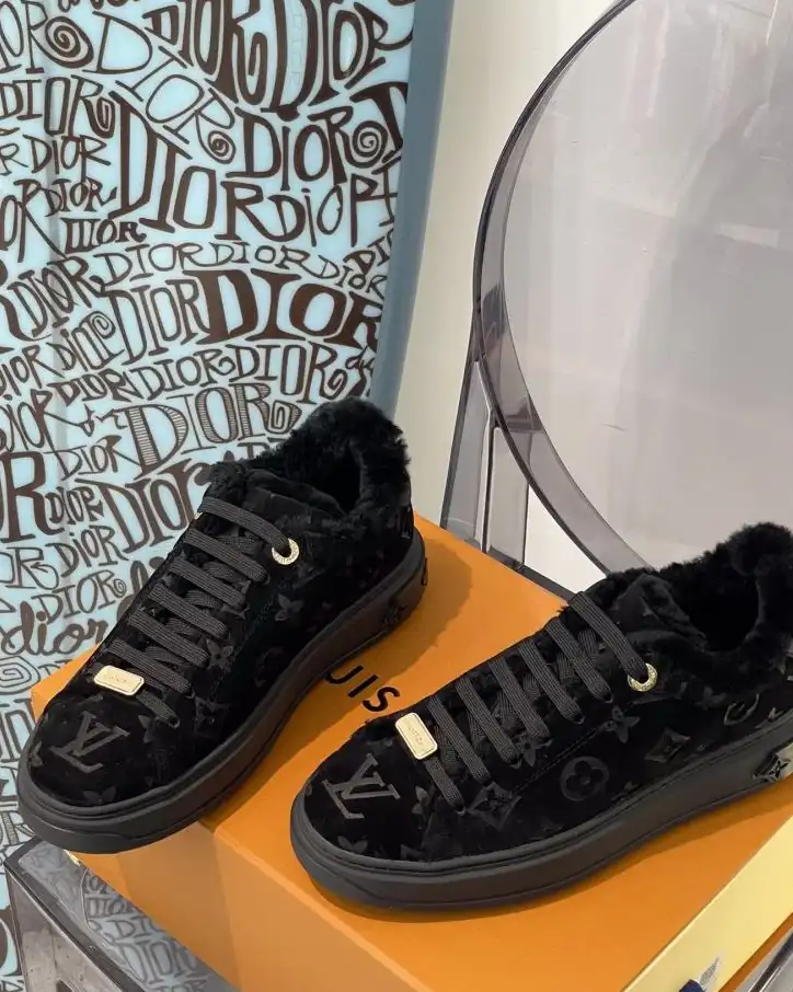 hype Louis Vuitton Sneakers