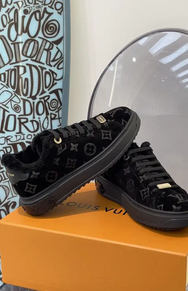 hype Louis Vuitton Sneakers