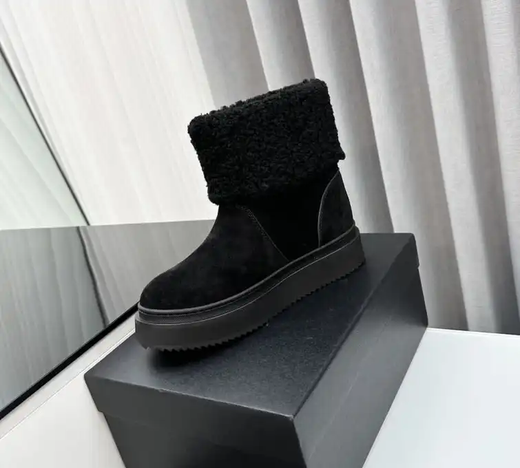 hype Chanel Boots