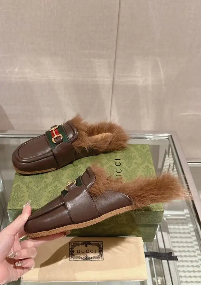 hype Gucci Slippers