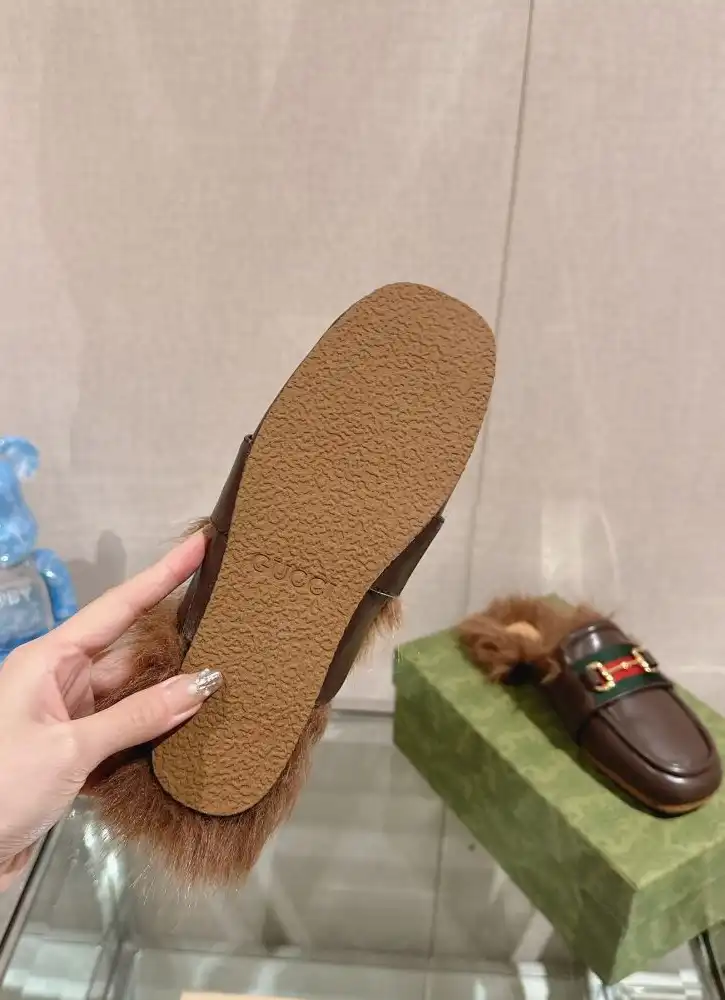 hype Gucci Slippers