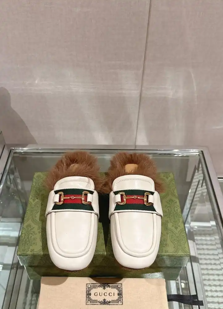 hype Gucci Slippers