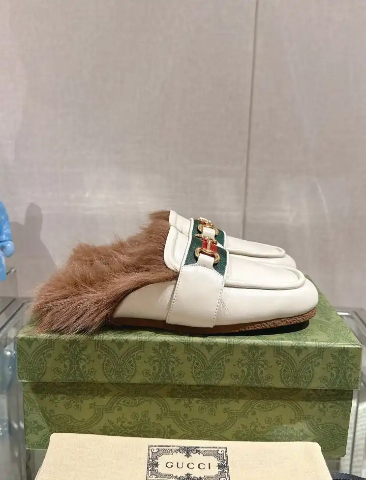 hype Gucci Slippers