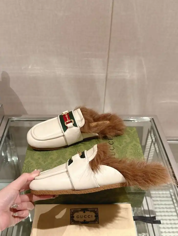 hype Gucci Slippers