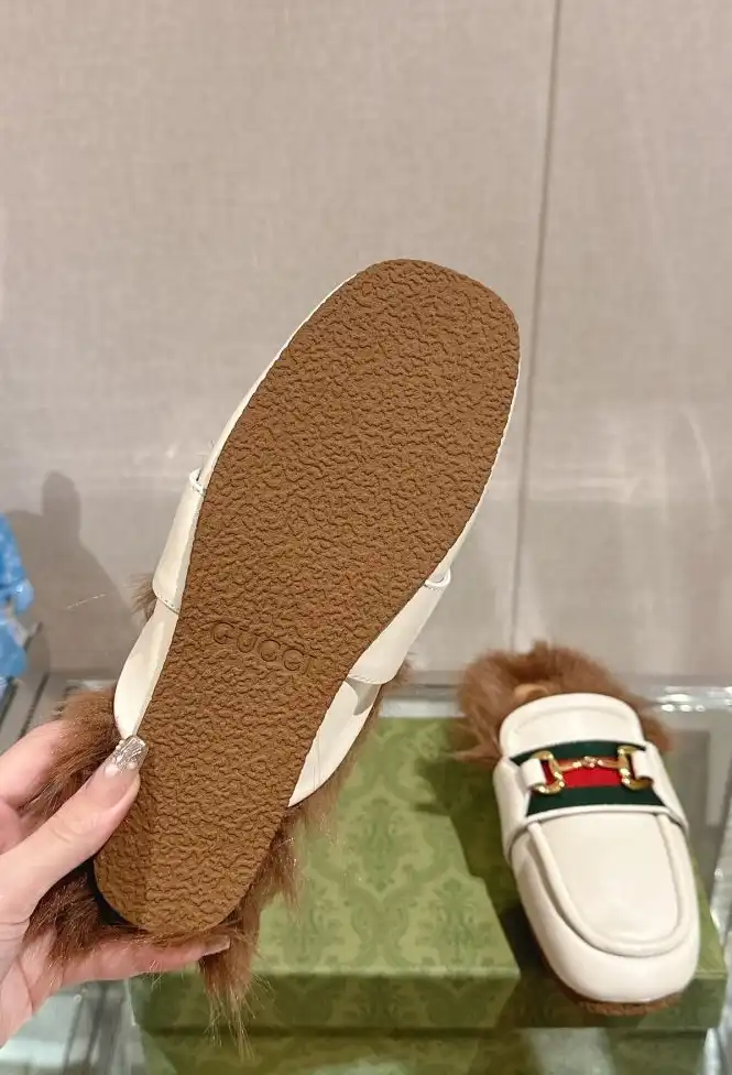 hype Gucci Slippers