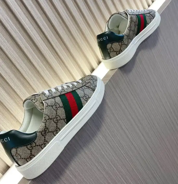 hype Gucci Sneakers