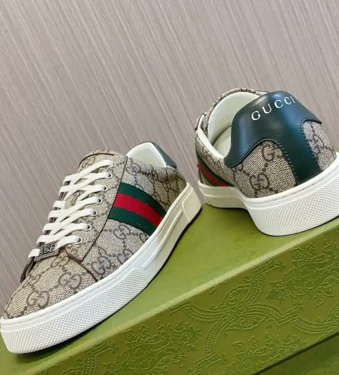 hype Gucci Sneakers