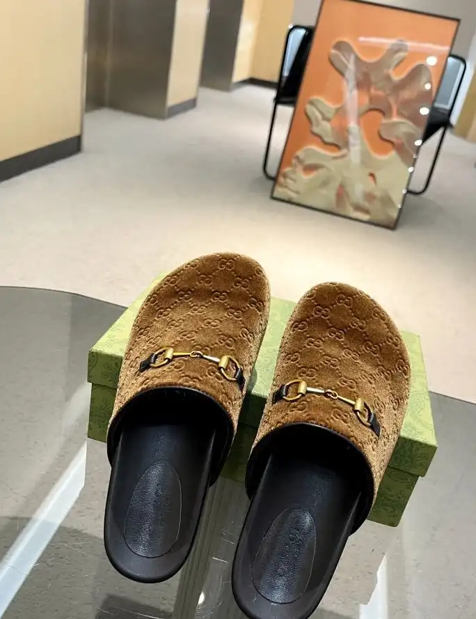 hype Gucci Slippers