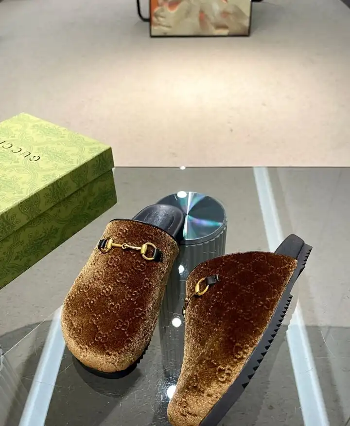 hype Gucci Slippers