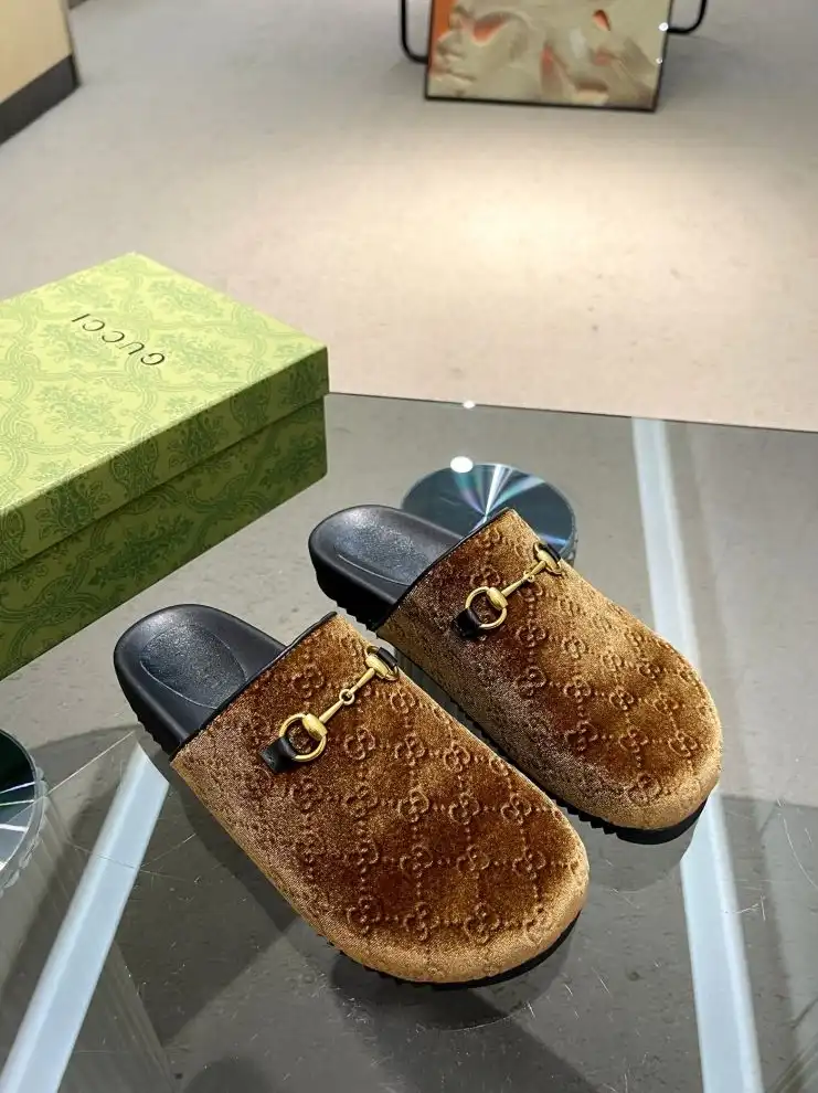 hype Gucci Slippers