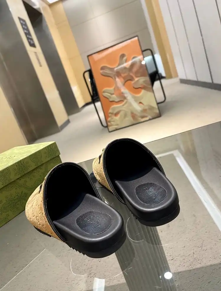 hype Gucci Slippers