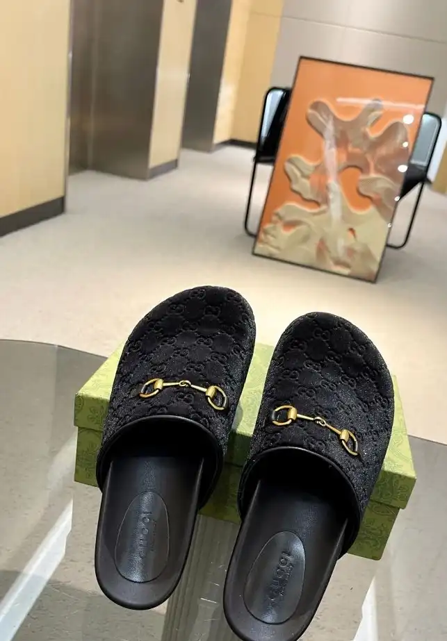 hype Gucci Slippers