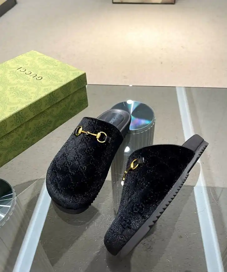 hype Gucci Slippers