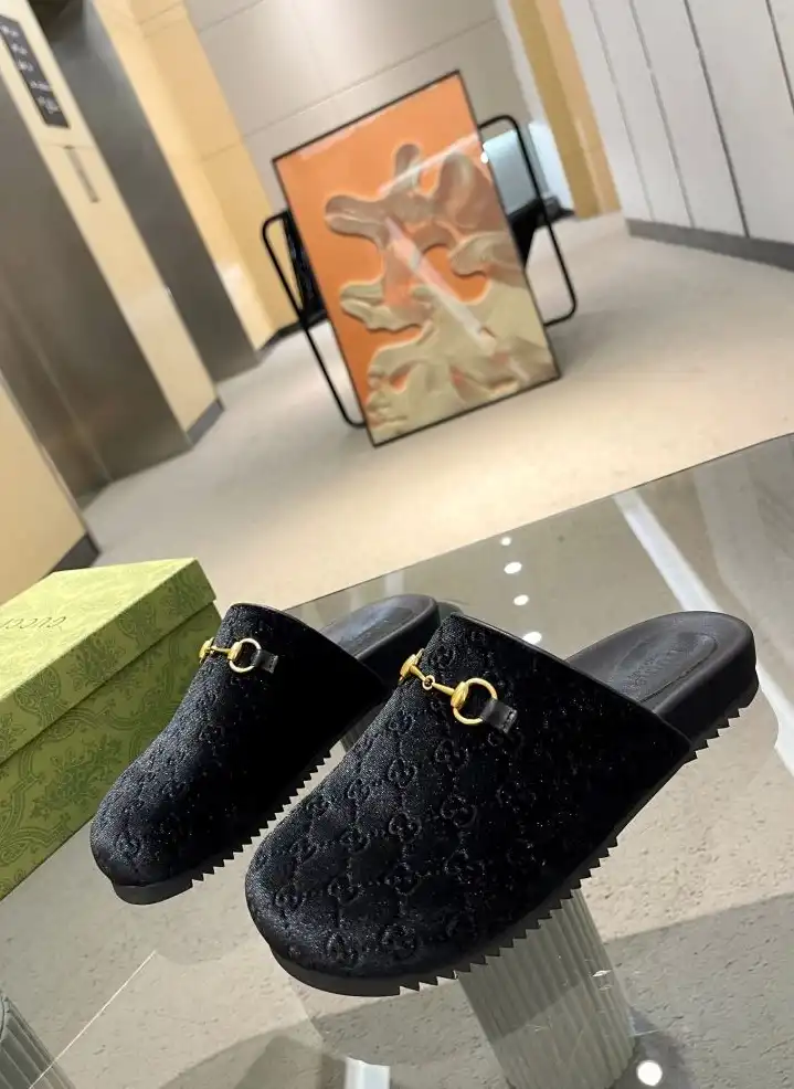 hype Gucci Slippers