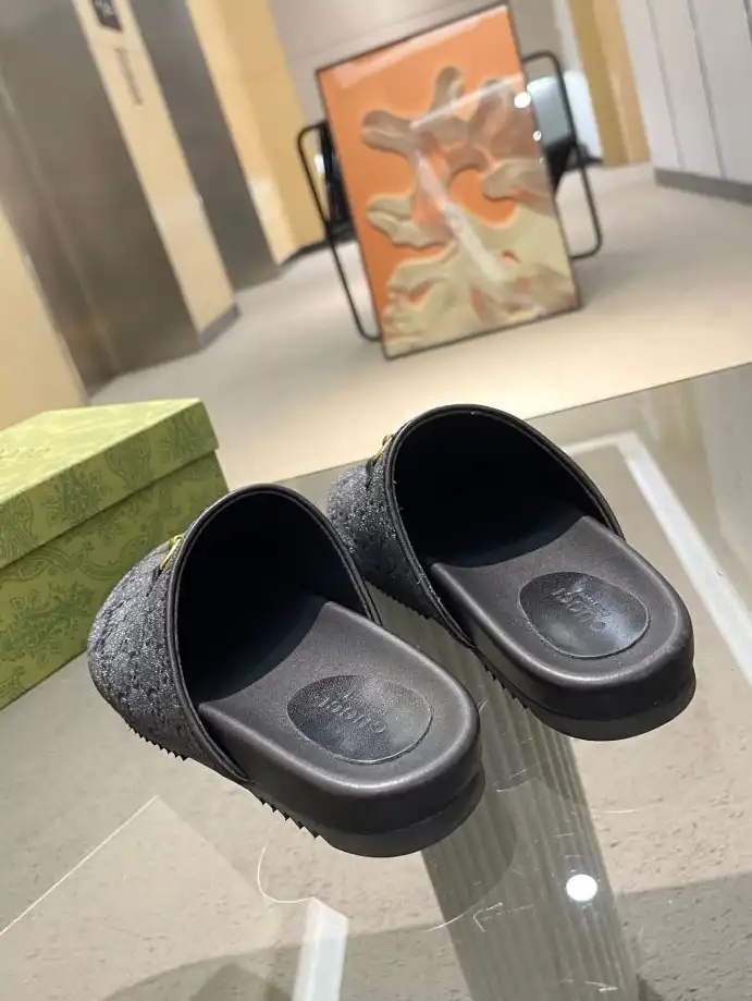 hype Gucci Slippers