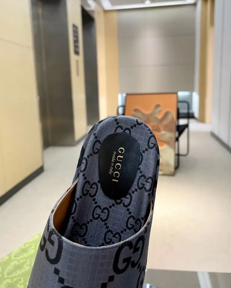 hype Gucci Slippers