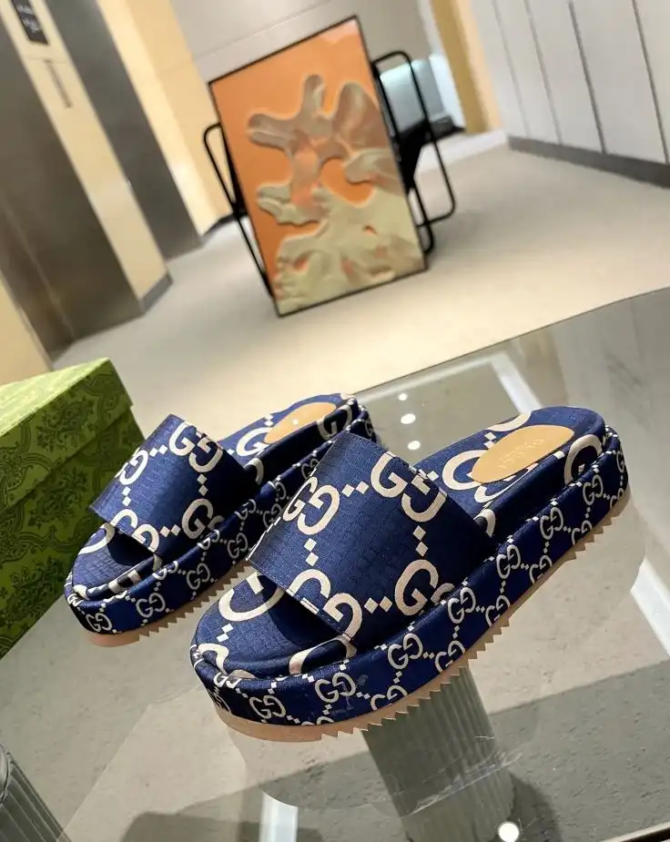 hype Gucci Slippers