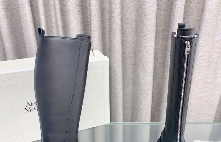 hype McQueen Boots