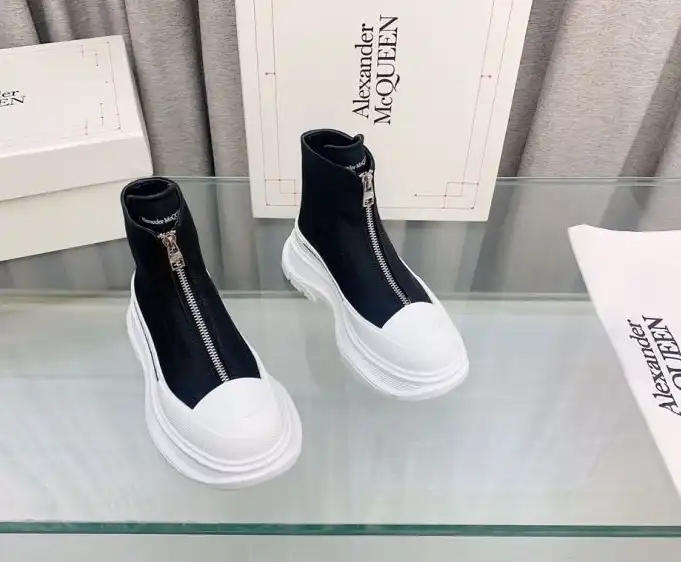 hype McQueen Boots