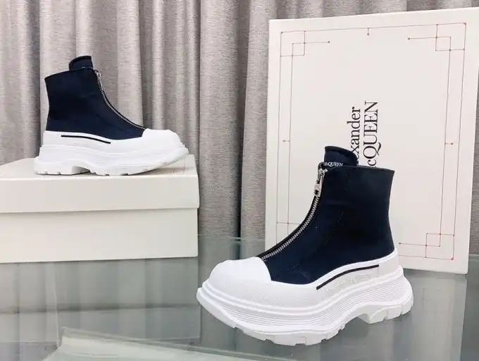 hype McQueen Boots