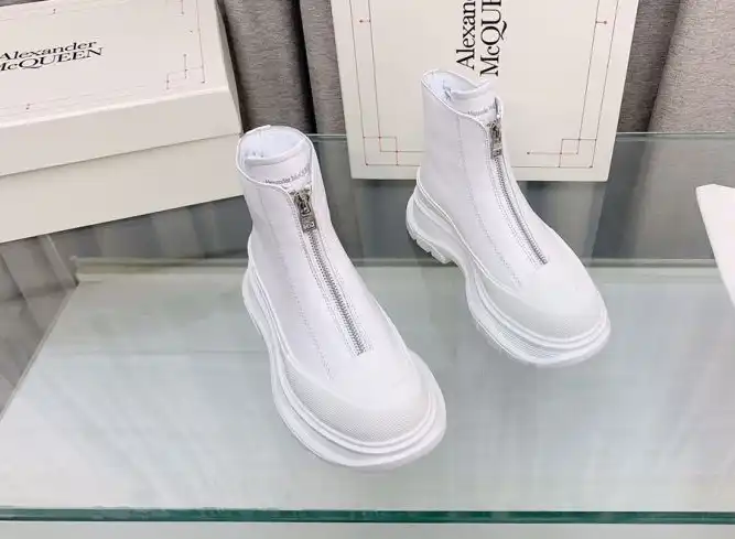 hype McQueen Boots