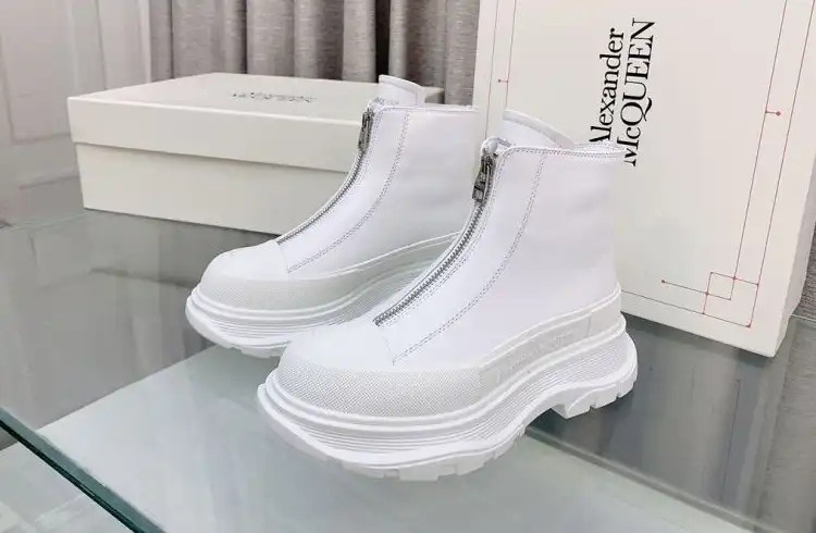 hype McQueen Boots