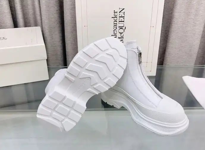 hype McQueen Boots