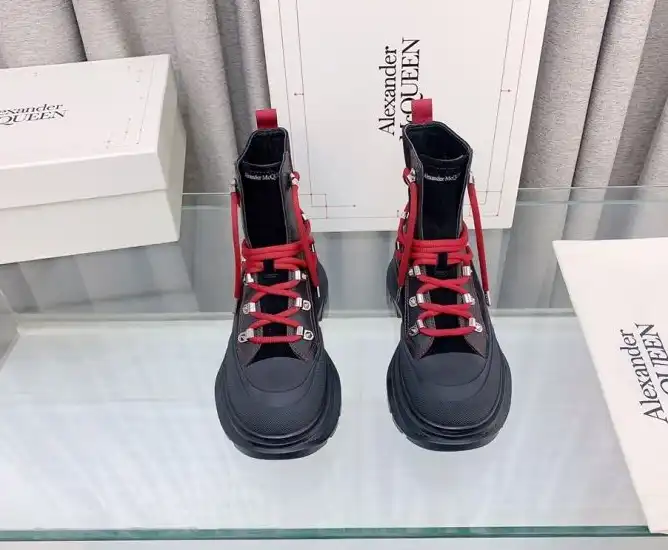 hype McQueen Boots