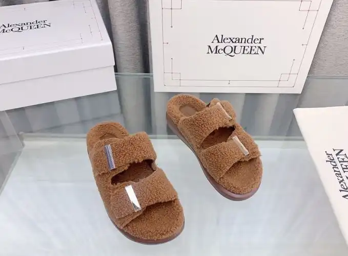 hype Alexander Mcqueen slippers