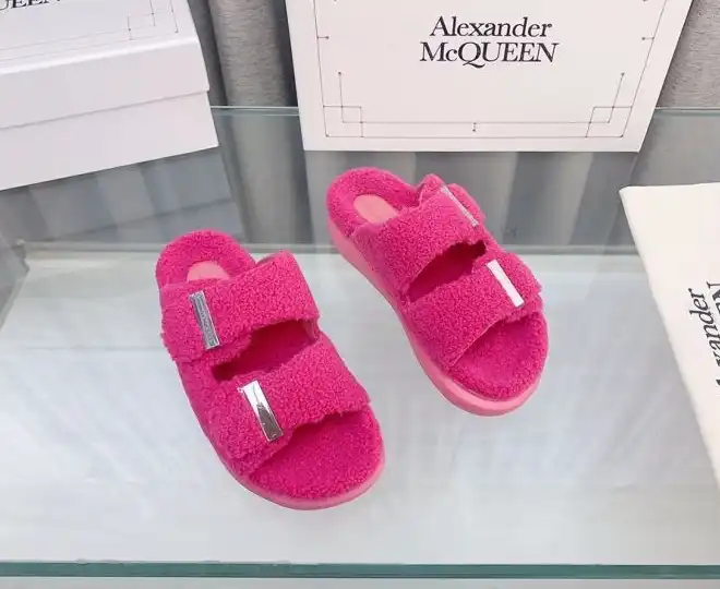 hype Alexander Mcqueen slippers