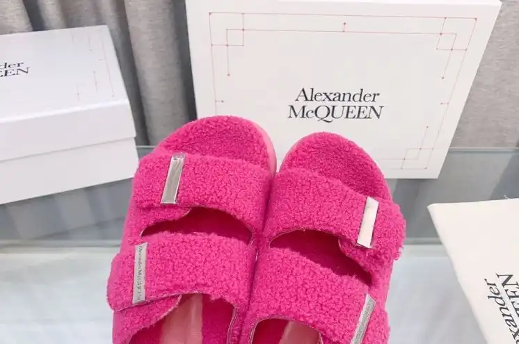 hype Alexander Mcqueen slippers