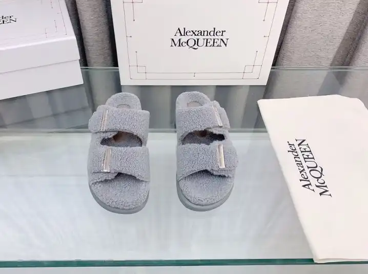 hype Alexander Mcqueen slippers