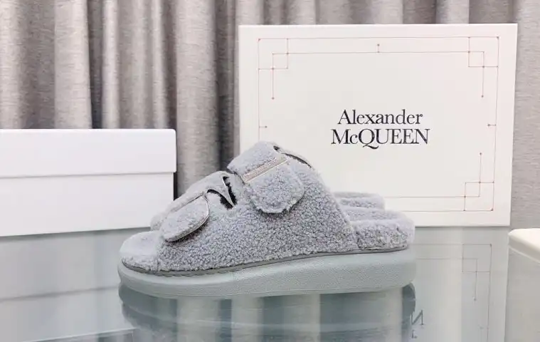 hype Alexander Mcqueen slippers