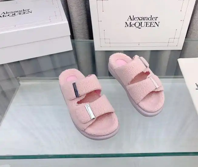 hype Alexander Mcqueen slippers