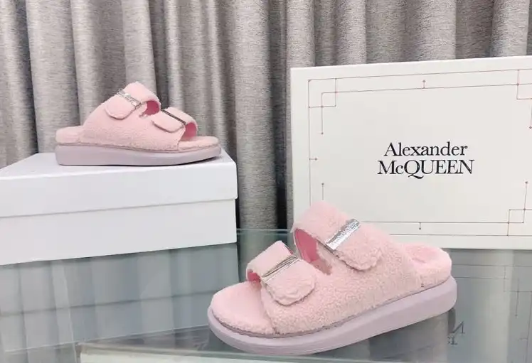 hype Alexander Mcqueen slippers