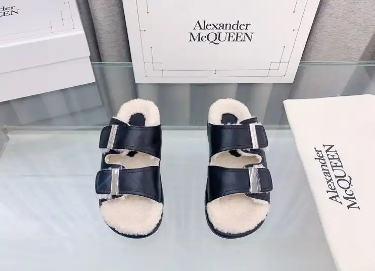 hype Alexander Mcqueen slippers