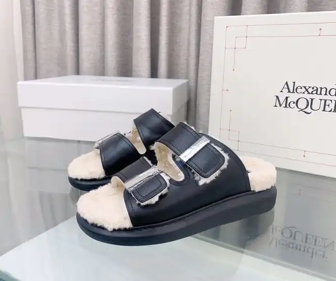 hype Alexander Mcqueen slippers