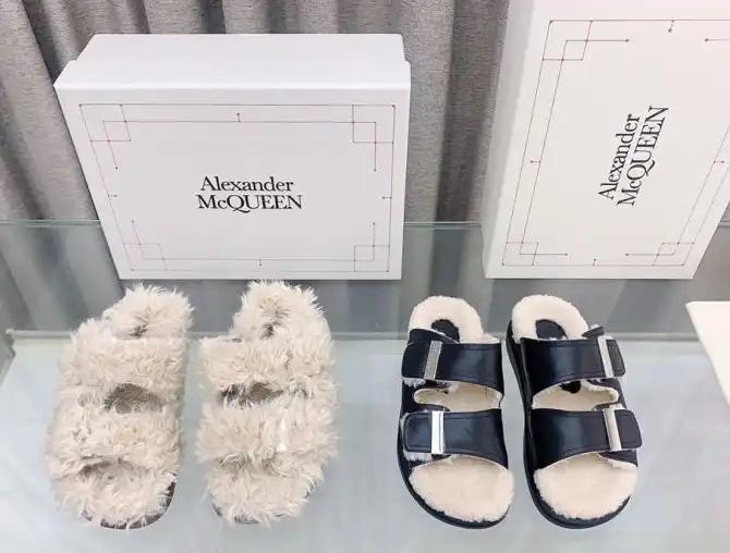 hype Alexander Mcqueen slippers